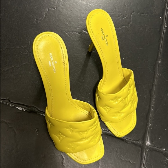 Louis Vuitton Monogram Embossed Heels - Picture 3 of 10